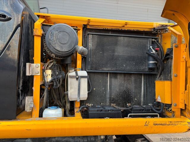 Колісний екскаватор JCB JS175W