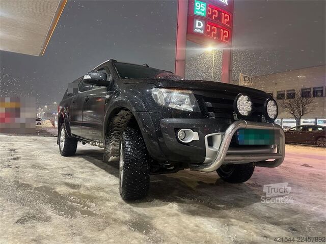 Универсал с высокой крышей Ford Ranger w/ two sets of tires and defective 4 wheel