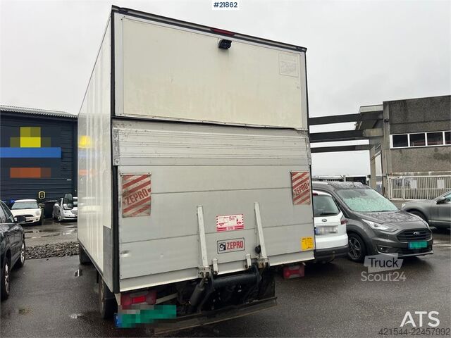 Stationwagen met hoog dak Iveco Daily box van w/ lift