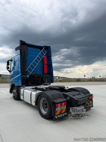 стандартен влекач Volvo FH 460