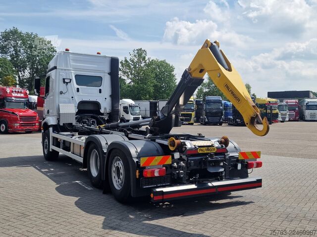 Sistema de brazo de gancho Mercedes-Benz Arocs 2645 - retarder - hydro drive - palfinger...