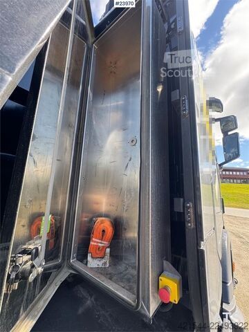 System ramion hakowych Scania R660 Tridem Hooklift Truck with Snow Plough Equipm