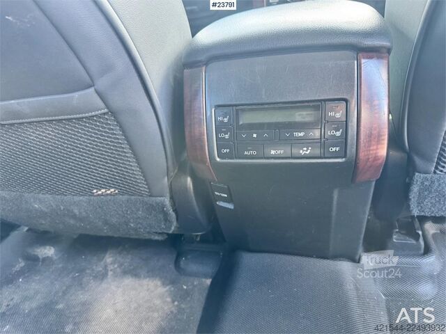 Stasjonsvogn med høyt tak Toyota Land Cruiser – 190 HP – 2 Sets of Tires