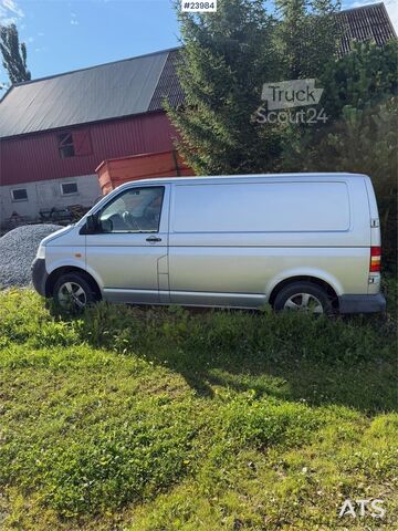 Augsta jumta universālis VW Transporter 4x2 Van – Not EU-approved