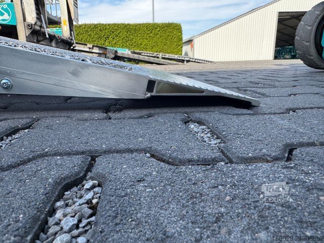 Fourgon pick-up IVECO Maschinentransporter Arbeitsbühnentransporter