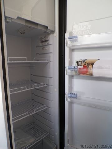 Camping-car semi-intégré BÜRSTNER Lineo T 700 Tageszulassung / Active, Xenon, Isof