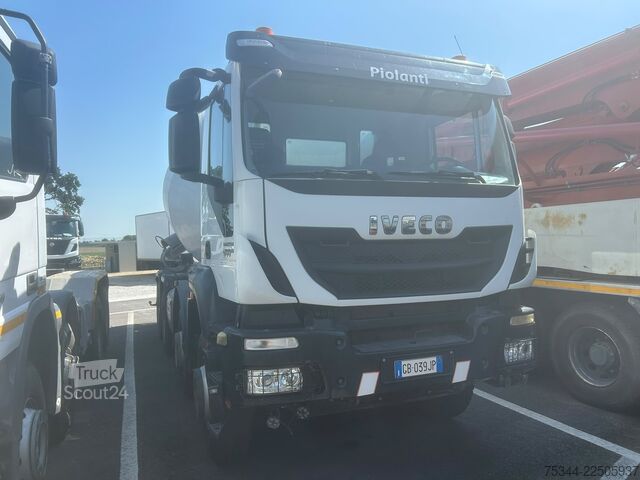 автобетоносмеситель Iveco Trakker 500