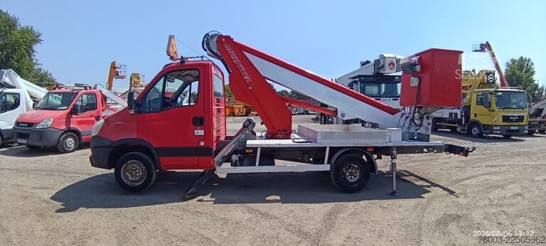 Furgon skrzyniowy Iveco Daily Multitel MT202DS - 20,2m