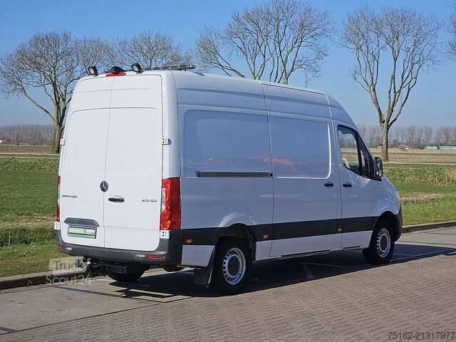 Bestelauto MERCEDES-BENZ SPRINTER 319 CDI 3.0 V6 AUT. L2H2