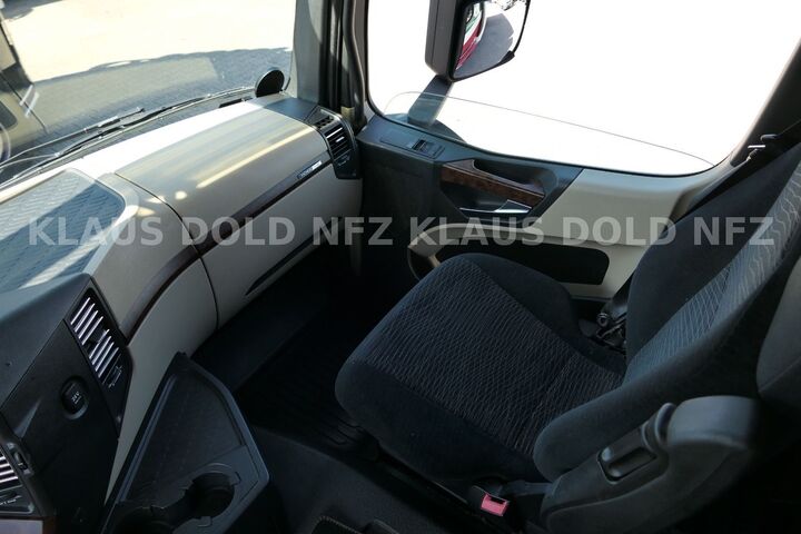 LKW mit Kofferaufbau MERCEDES-BENZ Actros 1842L Koffer Vollluft LBW Euro 6