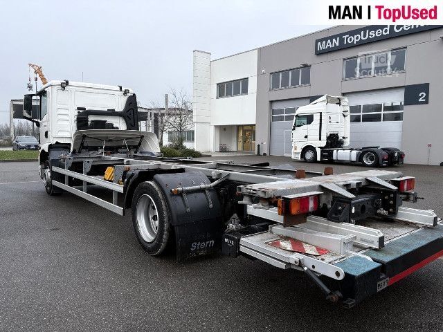 Lastbil med utbytbar kaross MAN TGM 18.250 4x2 LL CH BDF