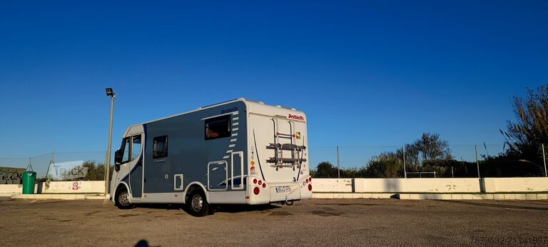 Autocaravana perfilada DETHLEFFS GLOBEBUS I 011