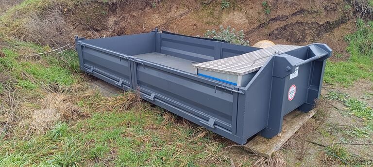 Sklápěcí dodávka Fuso 7C18