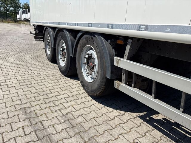 Движущийся пол Kraker N/A K-Force 92m3 Cargo Floor 10MM 2x Liftas SAF...