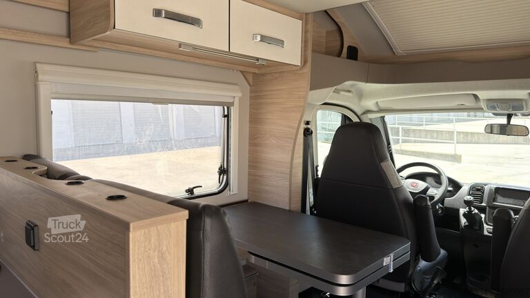 Poluintegrisani kamper 2024 Fiat Ducato Weinsberg Carasuite Entièrement équipé | Couchages pour 5