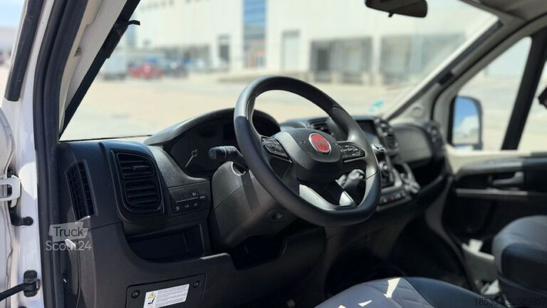 Poluintegrisani kamper 2024 Fiat Ducato Weinsberg Carasuite Entièrement équipé | Couchages pour 5