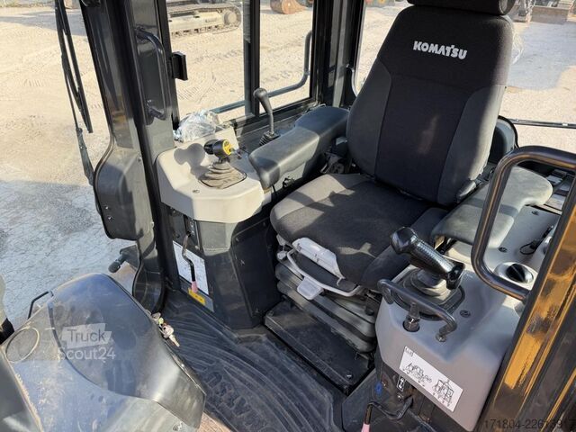 جرافة Komatsu D61 PX-24E0