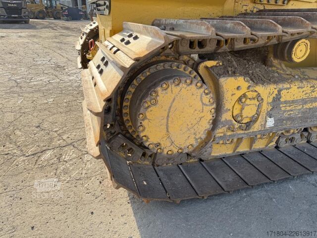 جرافة Komatsu D61 PX-24E0
