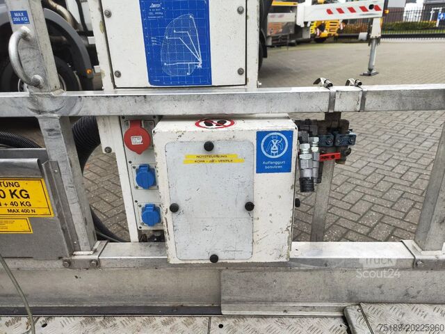 Piattaforma di sollevamento Bronto Skylift S32XDT Mercedes benz Axor 1833 4x2