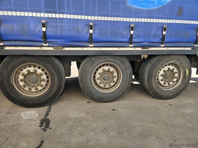 Semirremolque abierto con toldo Krone SD