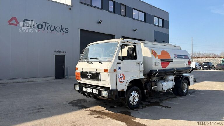 Tanker MAN 10.153 (7410L / STEEL SUSP. / MANUAL PUMP / POM...