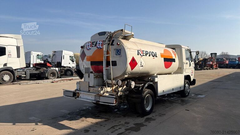 Tanker MAN 10.153 (7410L / STEEL SUSP. / MANUAL PUMP / POM...