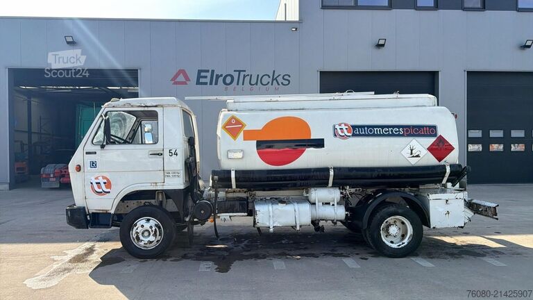 Tanker MAN 10.153 (7410L / STEEL SUSP. / MANUAL PUMP / POM...