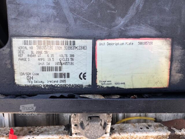 Izolirana kesonska polprikolica Schmitz Cargobull 3 achs Tiefkühl Thermoking SL 200 Diesel