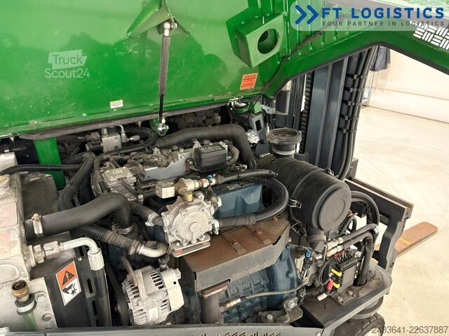 Wózek widłowy czterokierunkowy Combilift CB2500 GAS TRIPLEX 4900 FULL CABIN