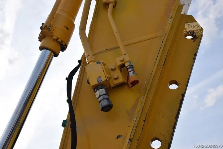 Gravemaskine med larvebånd New Holland Kobelco E235B SR-LCT