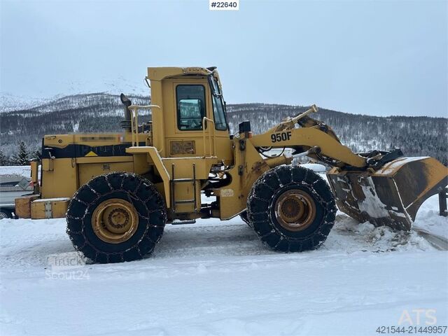 Yükleyici CAT 950F wheel loader w/ 2 buckets and pallet forks