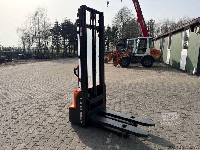 Ручний штабелер Noblelift PSE 12 B