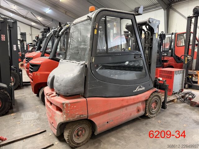 Фронтальний навантажувач вилковий Linde E 30 02