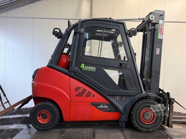 Фронтальний навантажувач вилковий Linde H30T-02