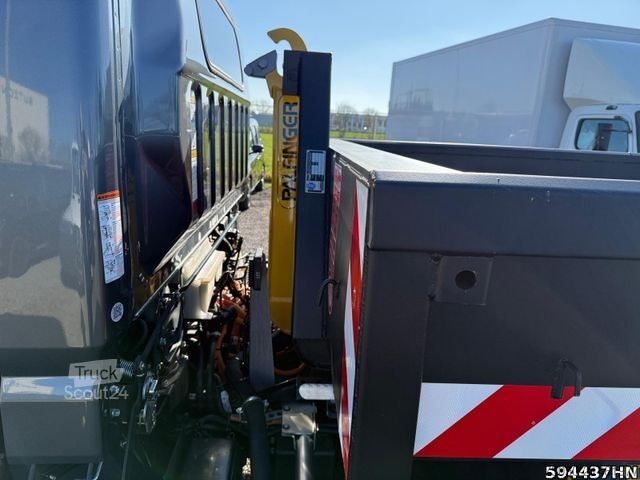 Fourgon benne basculante FUSO Canter 9C18e M-Batt. Abrollkipper Vfhrzg.