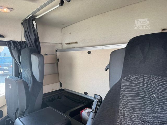 Rashladni kamion MERCEDES-BENZ 2540 L 6x2/4 Kühlkoffer 9.1m Carrier 1100U LBW