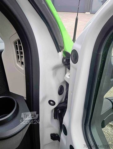 Kastenwagen Wohnmobil / Campervan FORD 130FT350 Isolierkoffer für Wohnmobilumbau