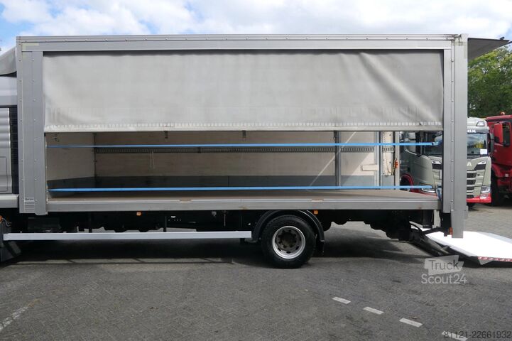 Posuvná plachta MAN TGM 12.250 | Roller sail | Dhollandia 1500kg | ...