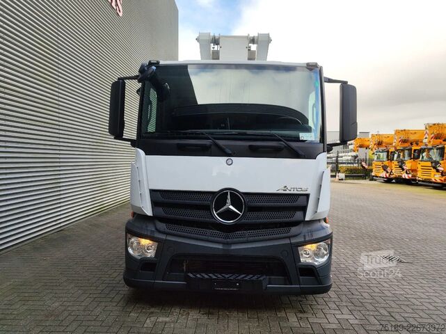 Plataforma elevadora Mercedes-Benz Antos 1833 4x2 France Elevateur 284 TBE