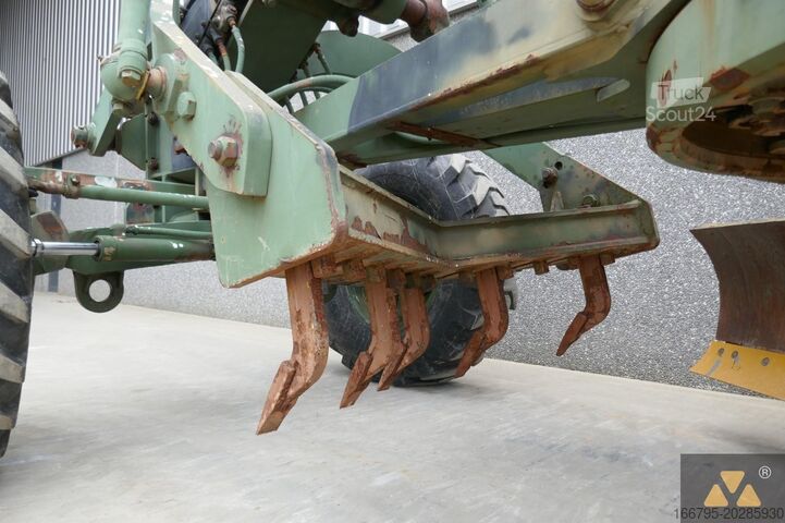 Grader Caterpillar 130G Ex-army