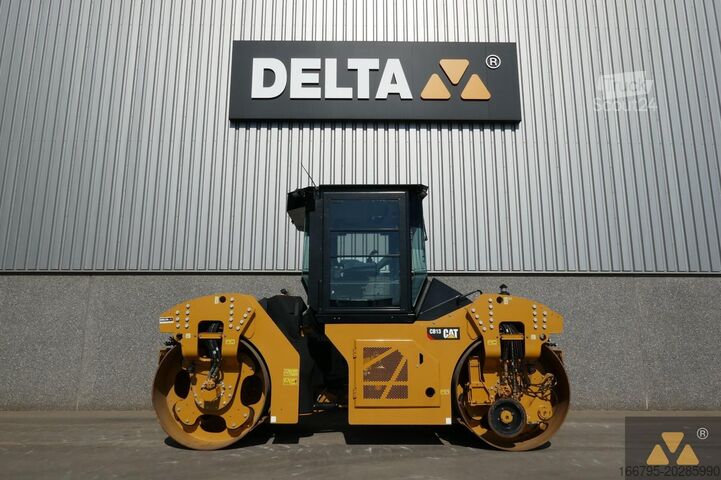Tandemski valj Caterpillar CB13