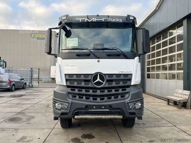 Vrachtwagen met kraan Mercedes-Benz Arocs 4140 K 8x4 Crane Truck