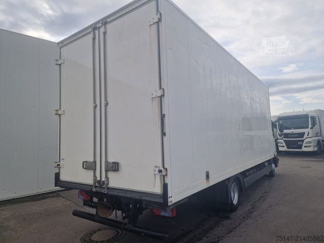Box van MAN TGL 8.220 4x2 BL 3 Sitzer Möbelkoffer Klima