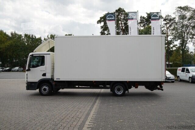 LKW mit Kofferaufbau MAN TGL 8.190 Koffer LBW Automatik Anhängerkupplung