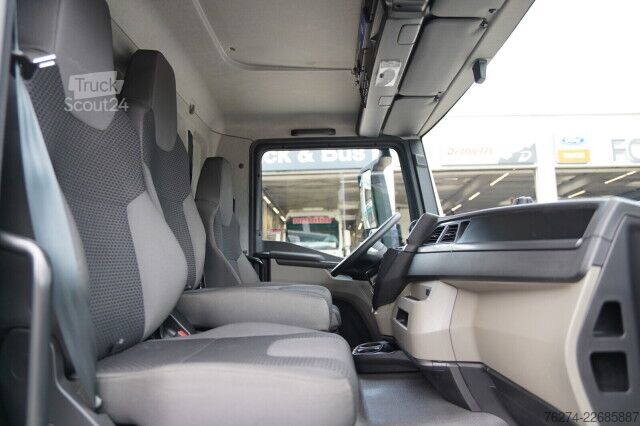 LKW mit Kofferaufbau MAN TGL 8.190 Koffer LBW Automatik Anhängerkupplung