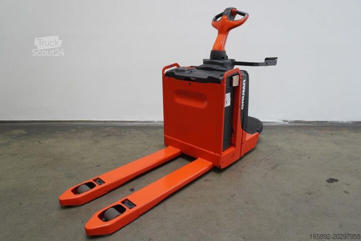 Transpallet con operatore in piedi Linde T 16 P 1151-02