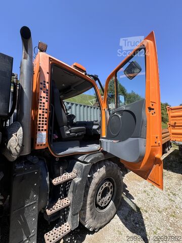 Unimog με γερανό Mercedes-Benz Unimog U 400