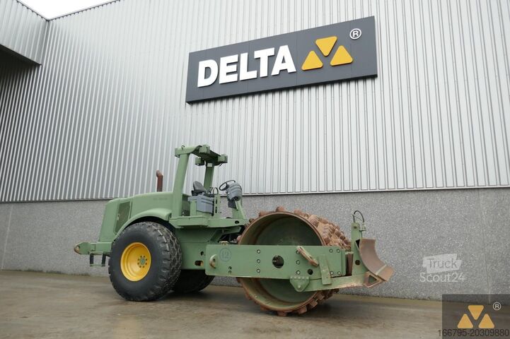 Egydobos henger Caterpillar CS563D Ex-army