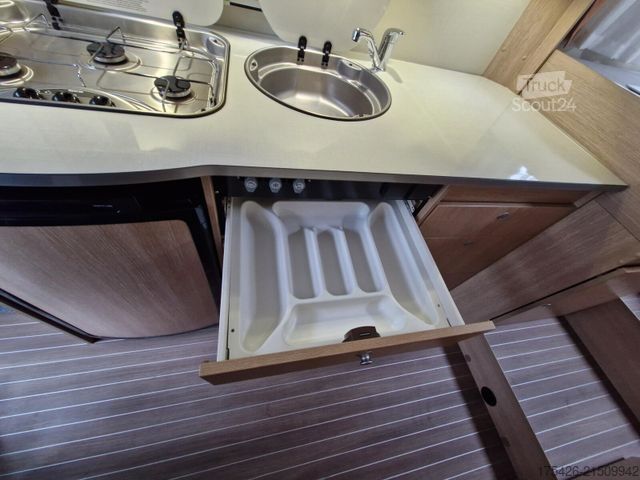 Polointegrovaný karavan GLUECKSMOBIL T 660 *SAT+TV*Duo-Control*AHK*1. Hand*