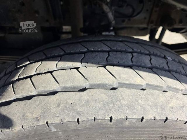 Valníkový nákladní automobil s plachtou IVECO 120E25 Pritsche&Plane,Ladebordwand 1,5 To